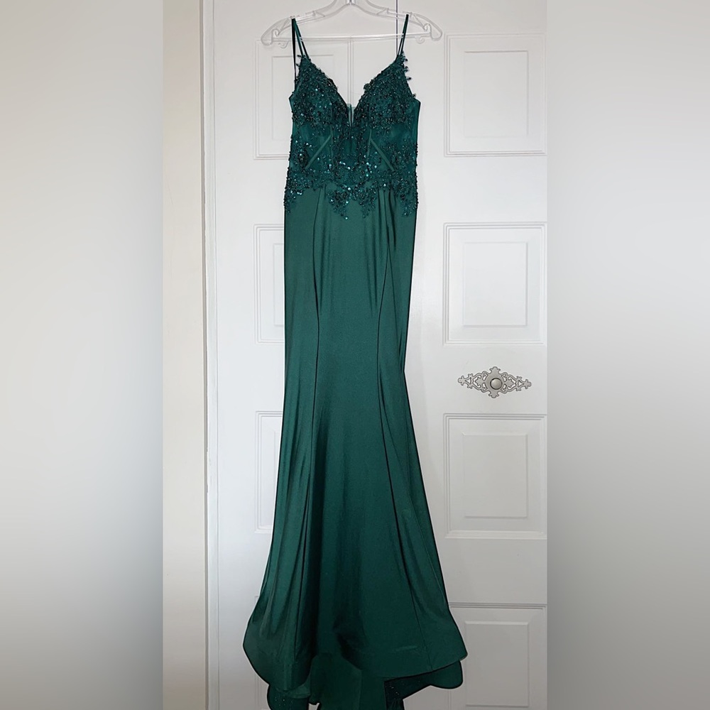 Dave & Johnny (10442) emerald green prom dress * Will accept offers